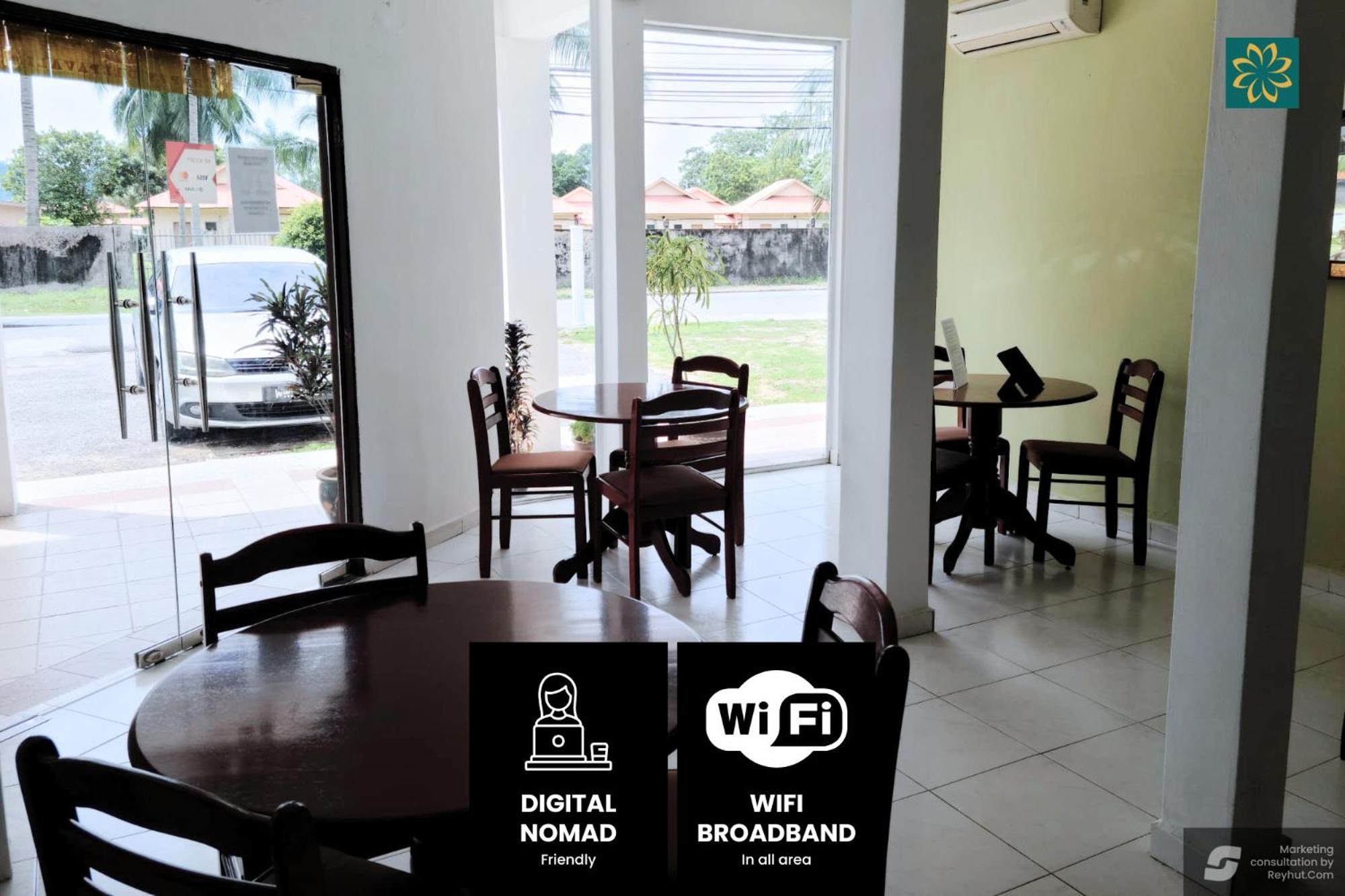 Thara Hotel & Resort Kampong Pasir Bogak Esterno foto
